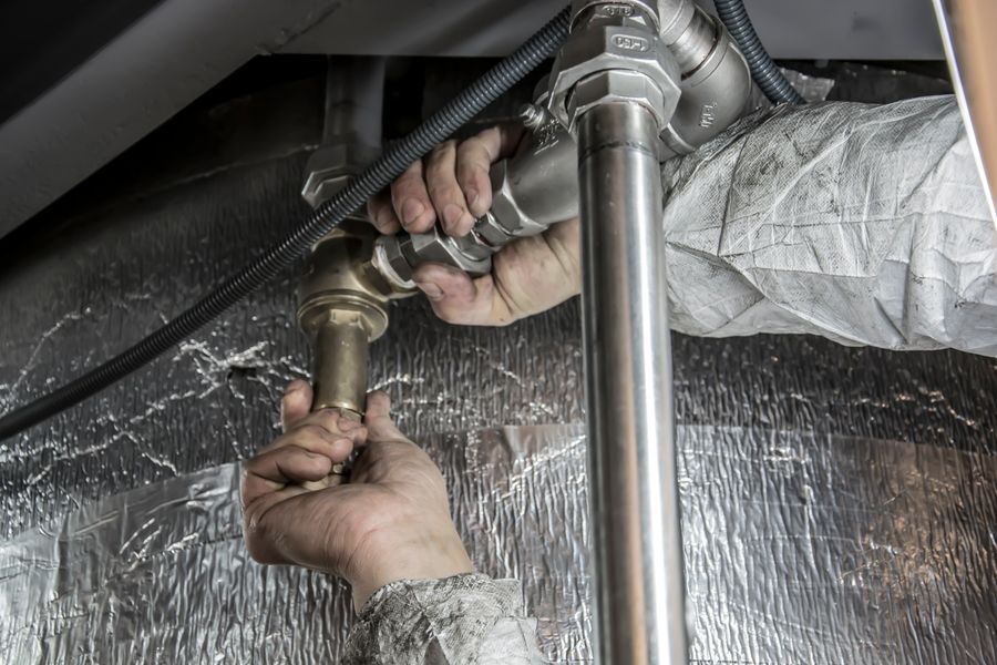 Instalación de tuberías para termotanques