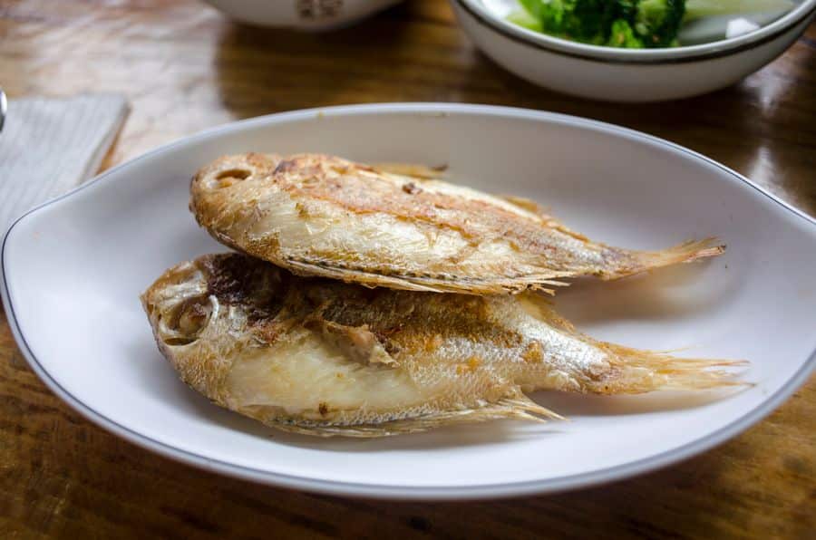 Pescados fritos crujientes