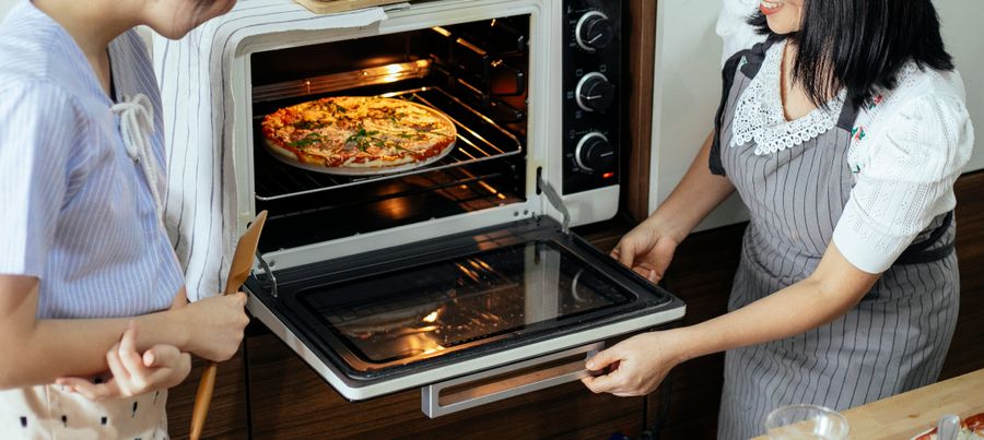 Pizza casera en horno eléctrico